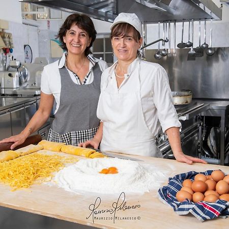 Locanda Italia Serralunga d'Alba Bagian luar foto
