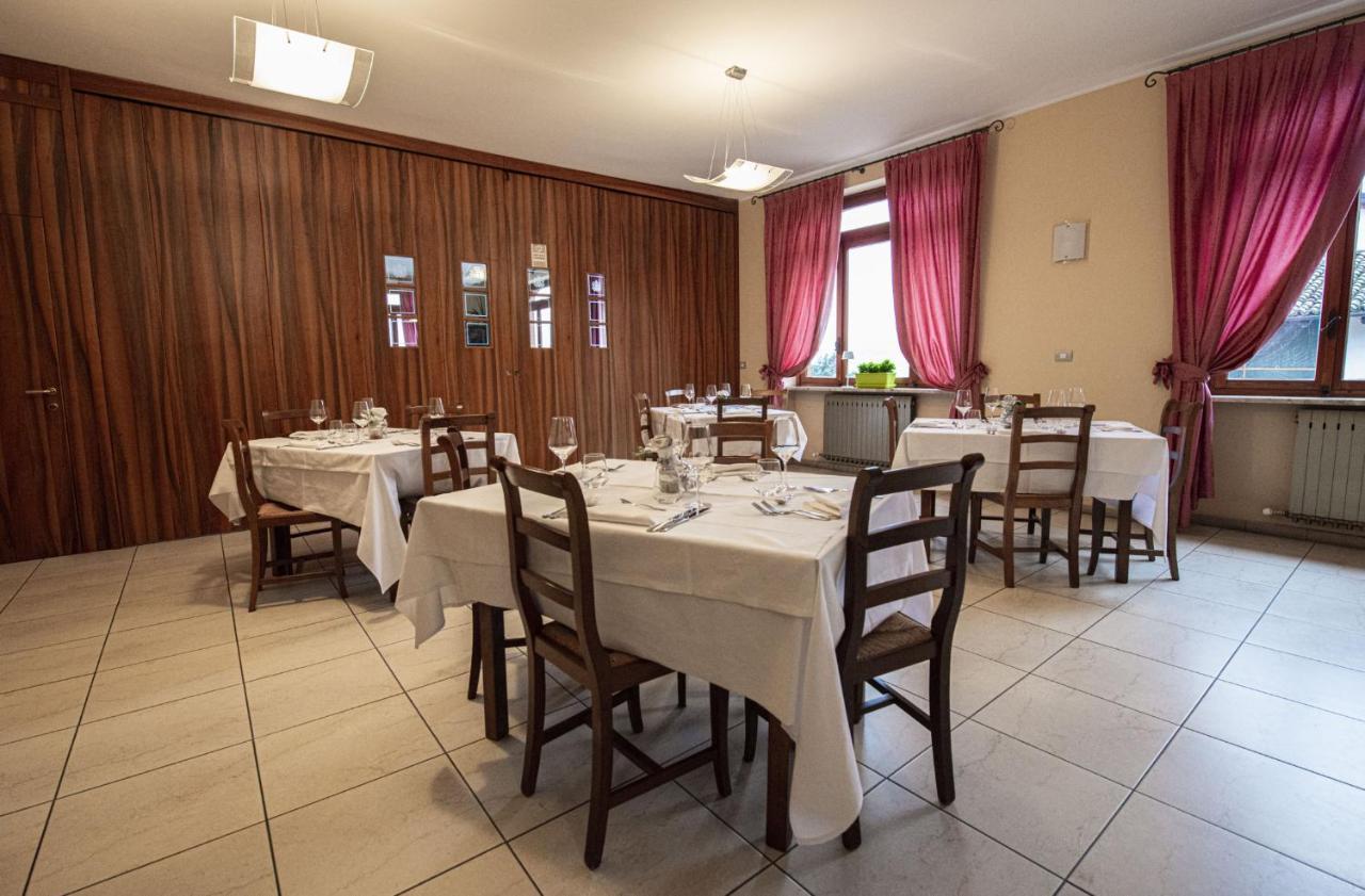 Locanda Italia Serralunga d'Alba Bagian luar foto