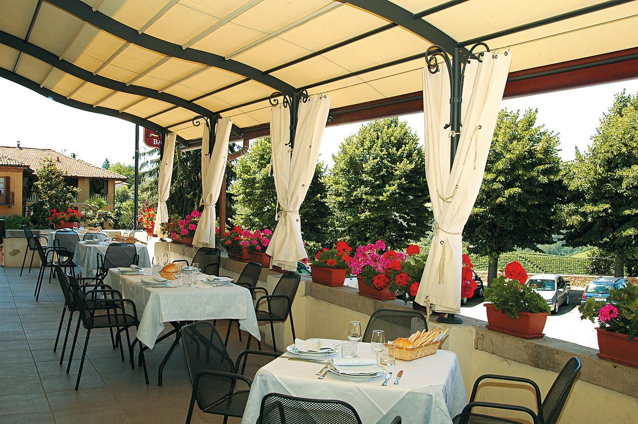 Locanda Italia Serralunga d'Alba Bagian luar foto